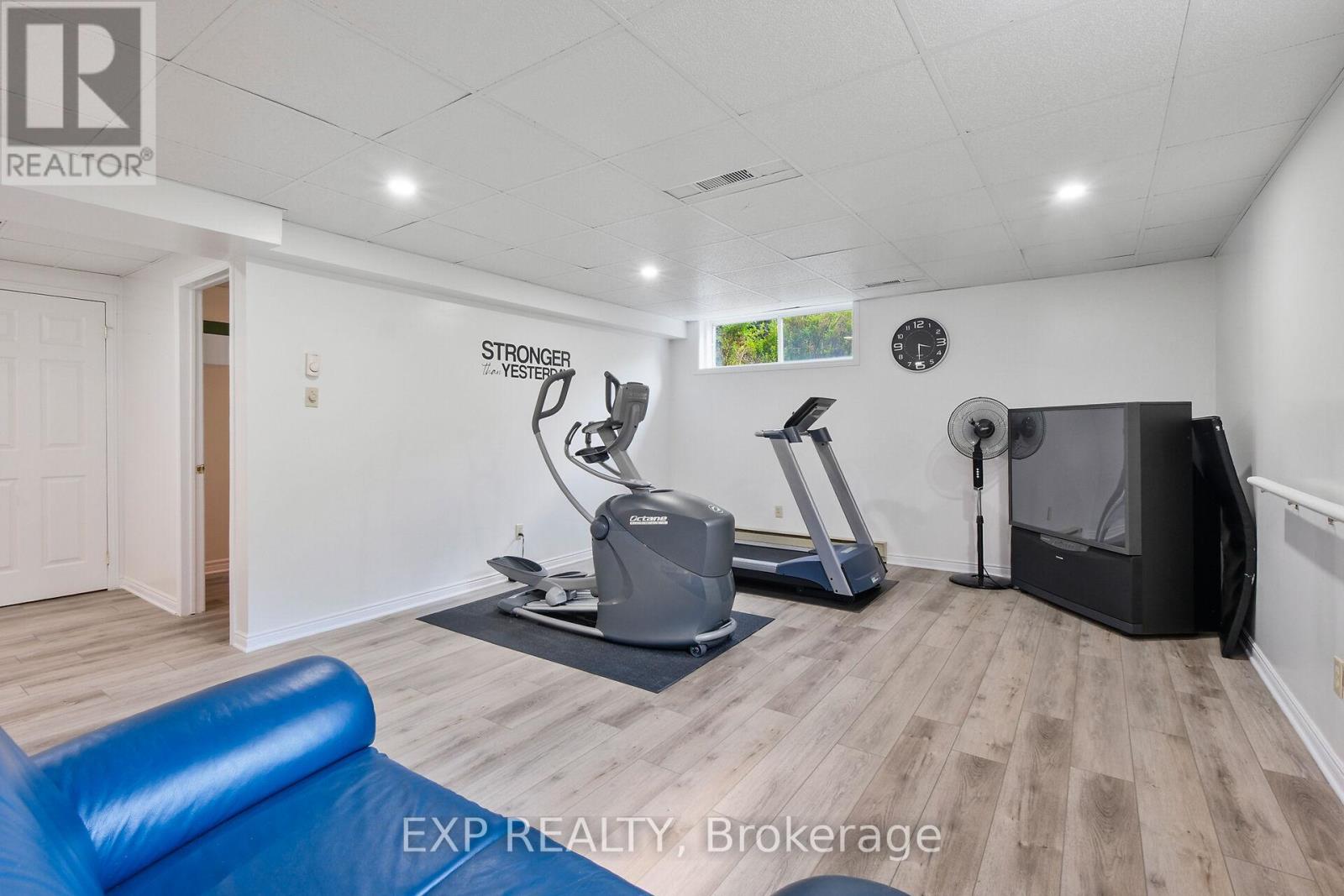 Photo 31 of 1376 Macdonald Road, Russell ON