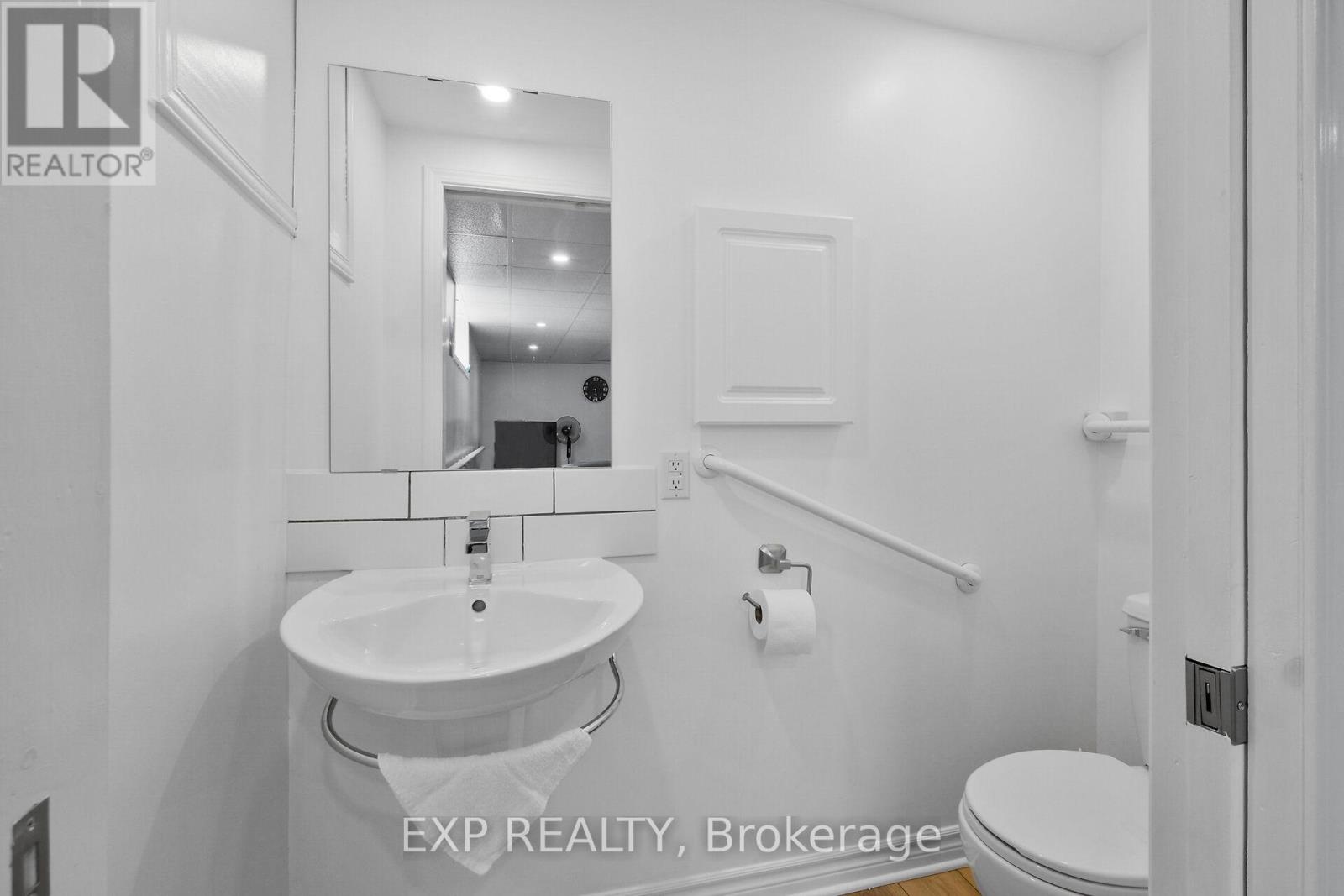 Photo 5 of 1376 Macdonald Road, Russell ON