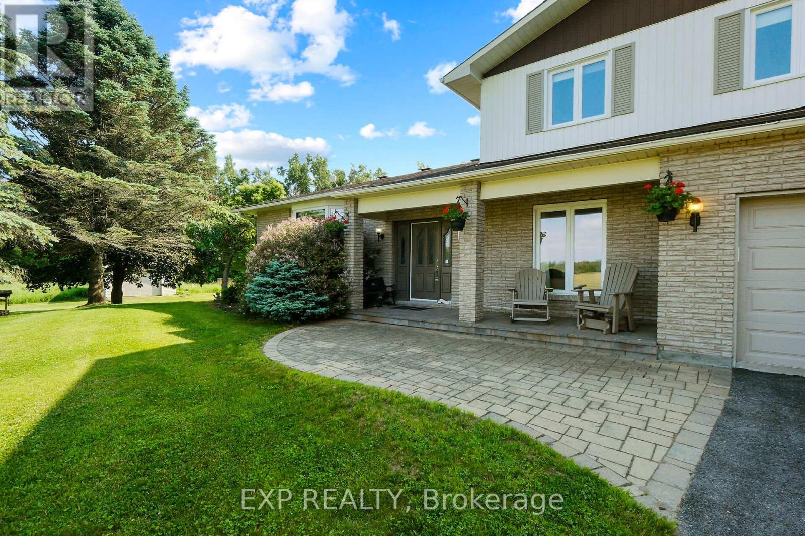 Photo 33 of 1376 Macdonald Road, Russell ON