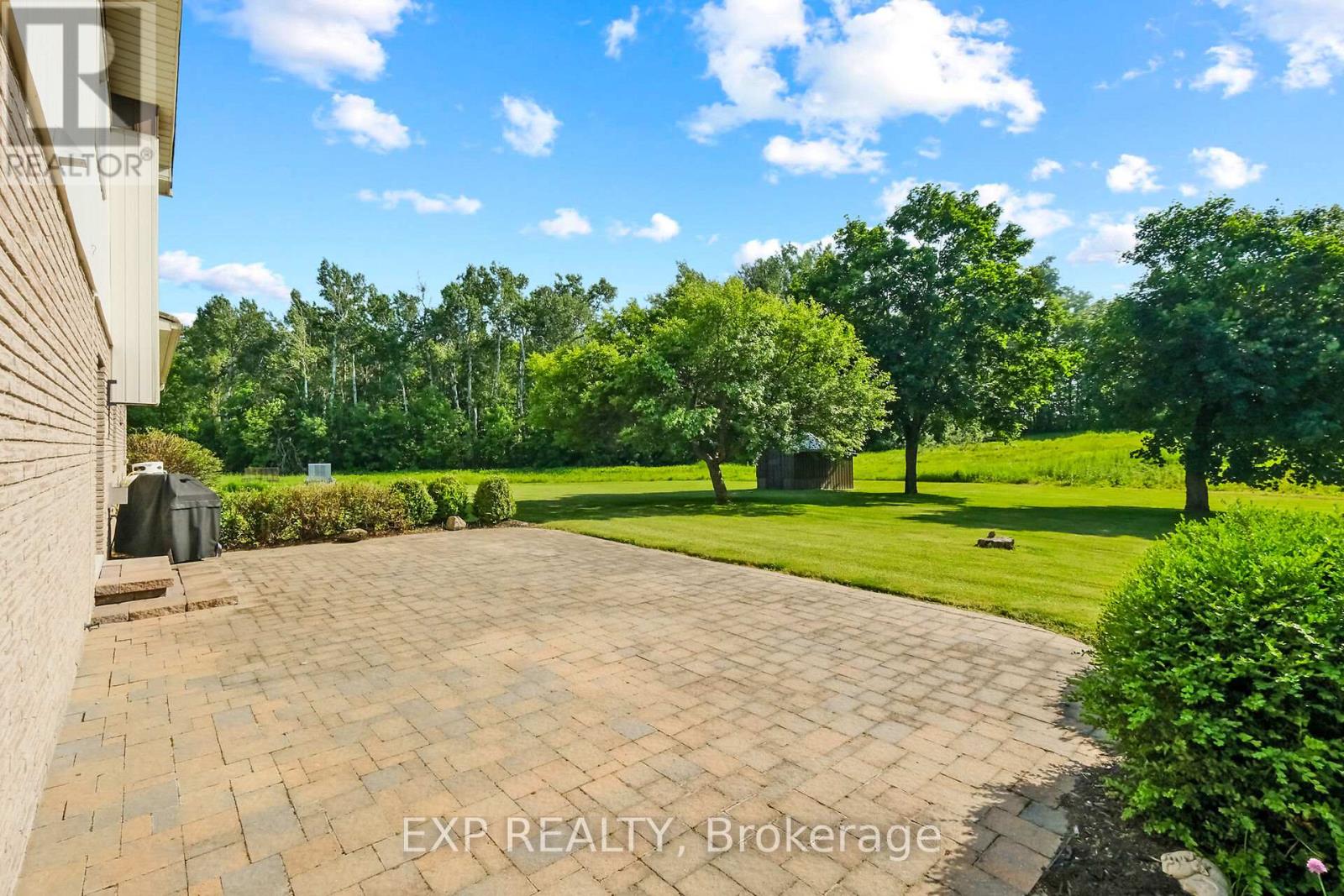 Photo 36 of 1376 Macdonald Road, Russell ON