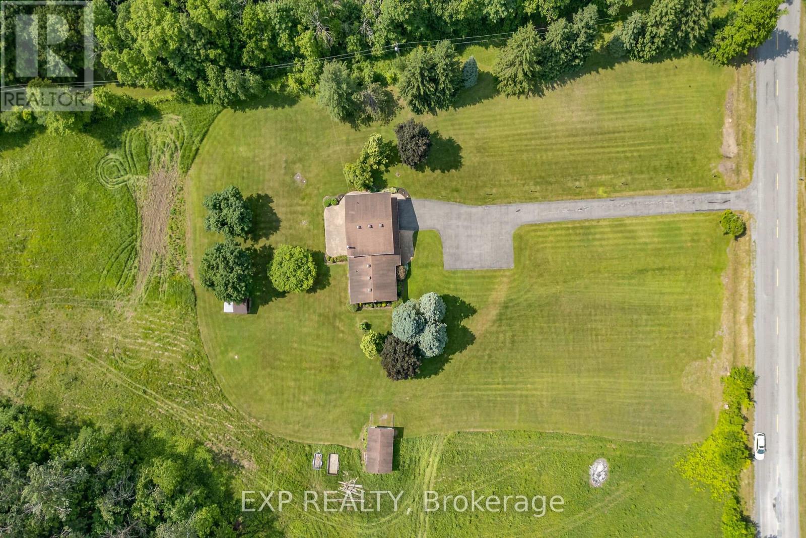 Photo 23 of 1376 Macdonald Road, Russell ON