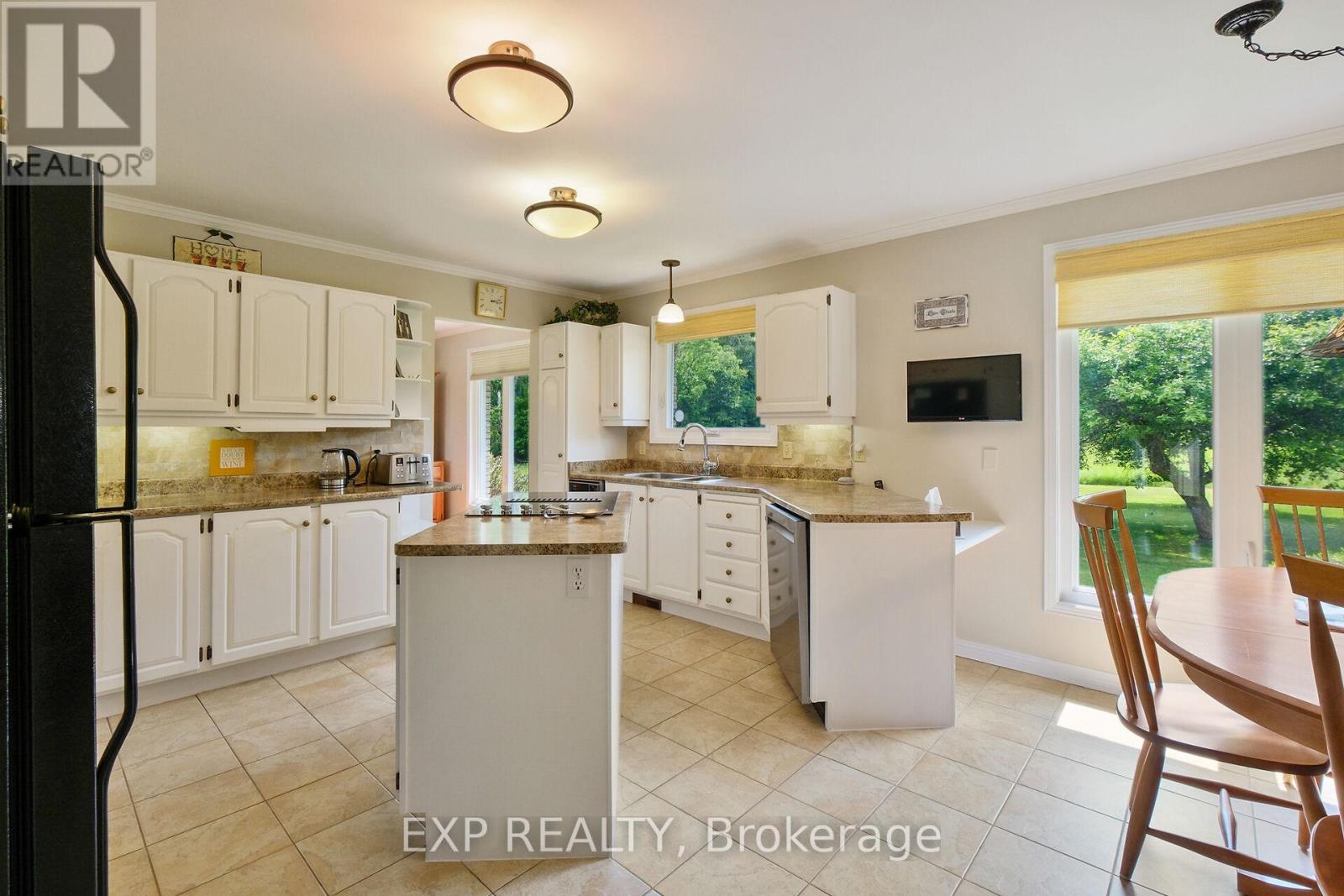 Photo 30 of 1376 Macdonald Road, Russell ON
