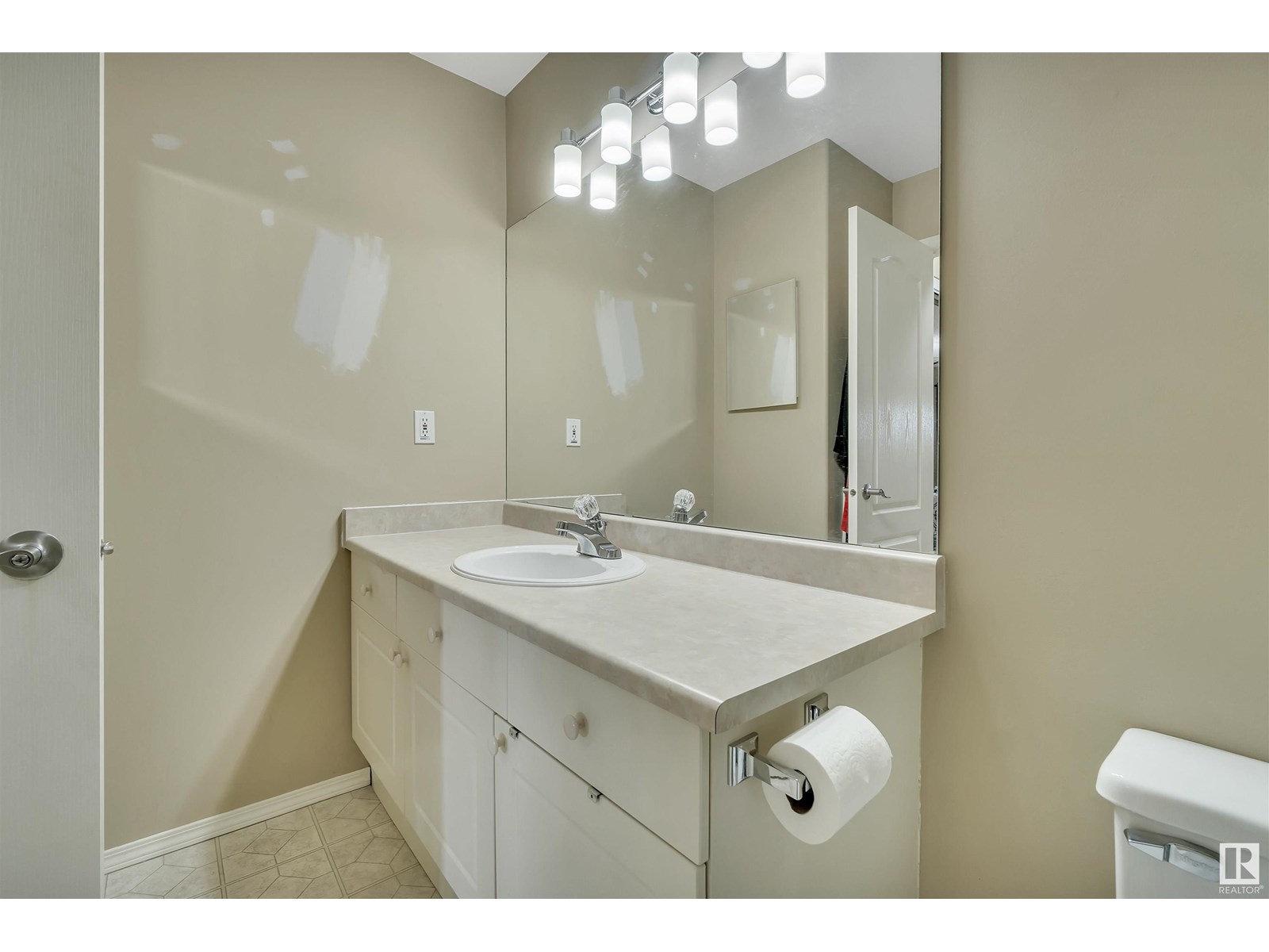 Photo 20 of 123 215 Blackburn E Sw, Edmonton AB