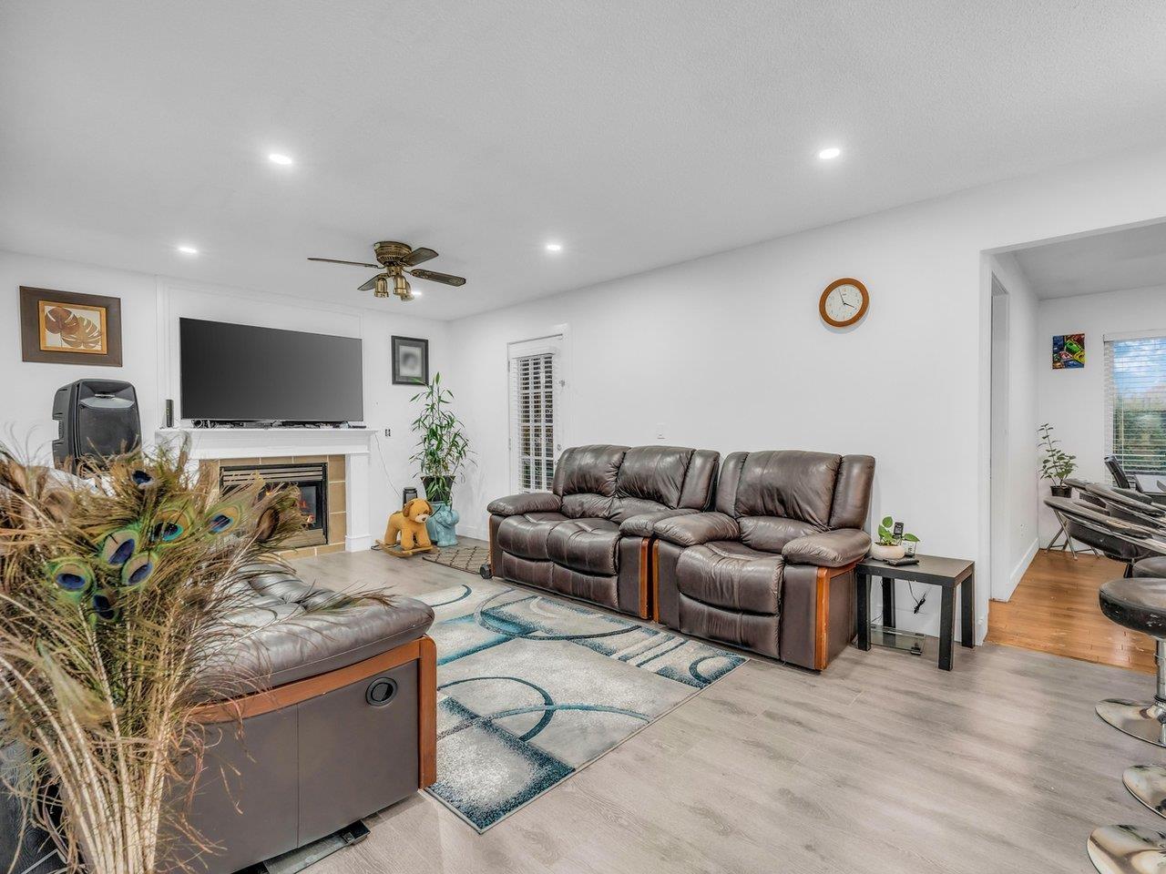 Photo 11 of 13831 80 A Avenue, Surrey BC