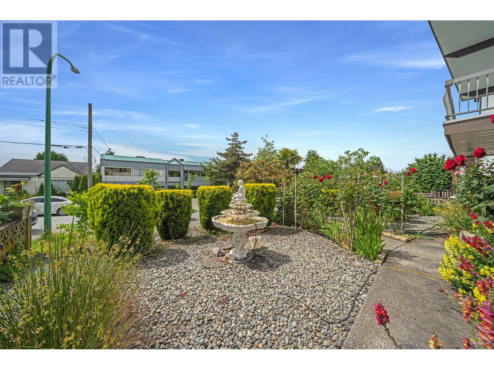 Photo 31 of 3881 Napier Street, Burnaby BC