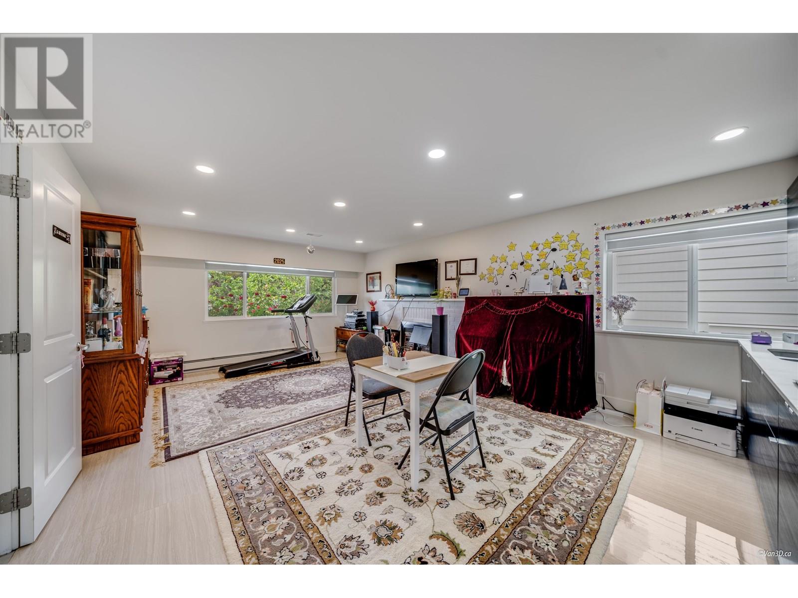 Photo 23 of 3881 Napier Street, Burnaby BC