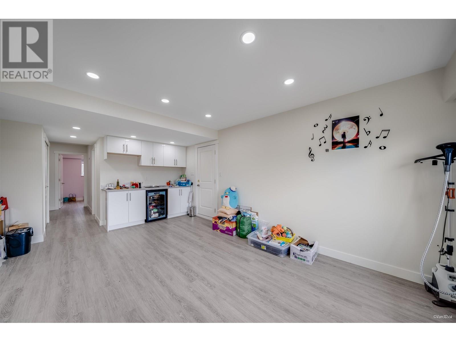 Photo 20 of 3881 Napier Street, Burnaby BC