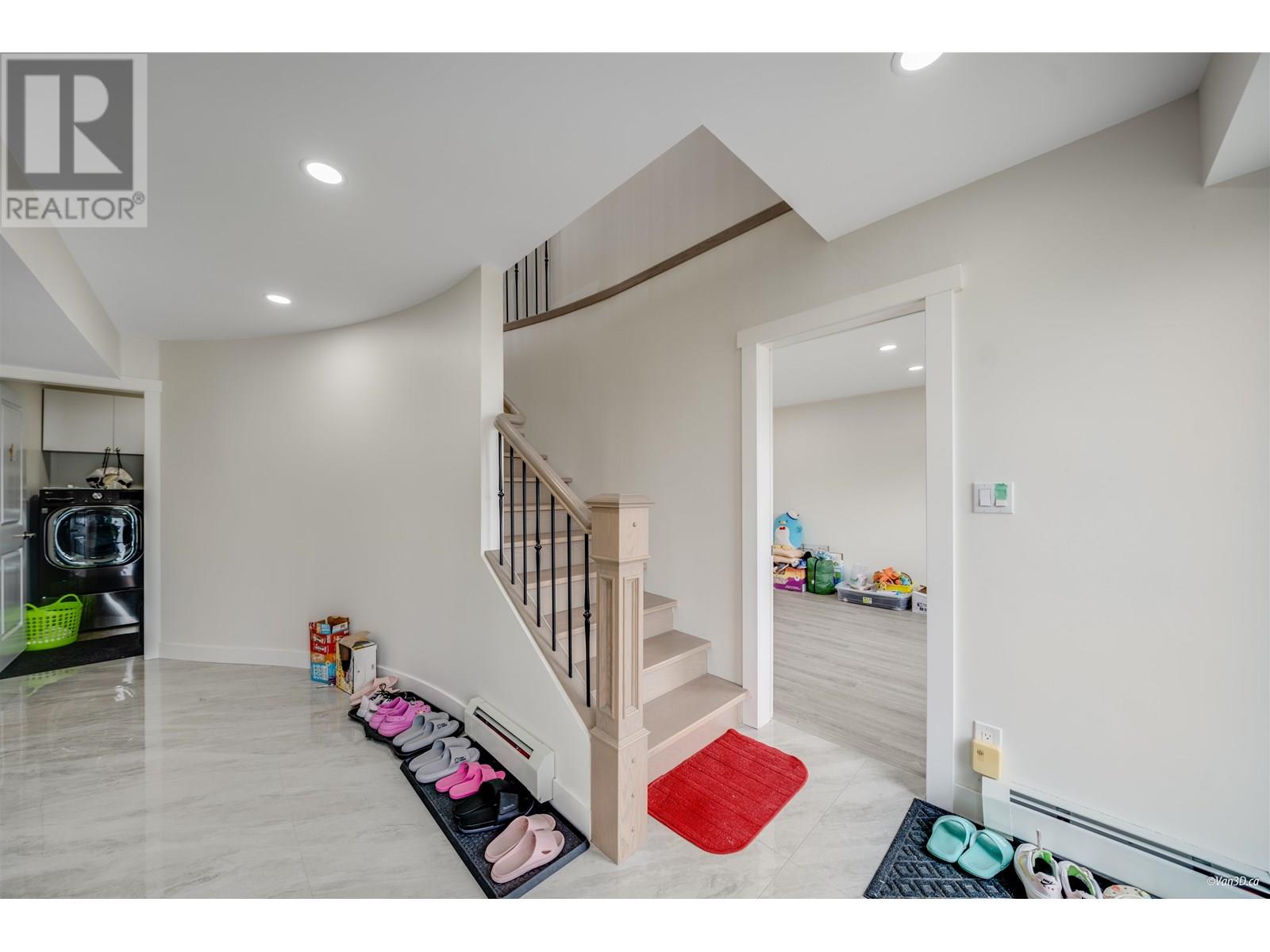 Photo 2 of 3881 Napier Street, Burnaby BC