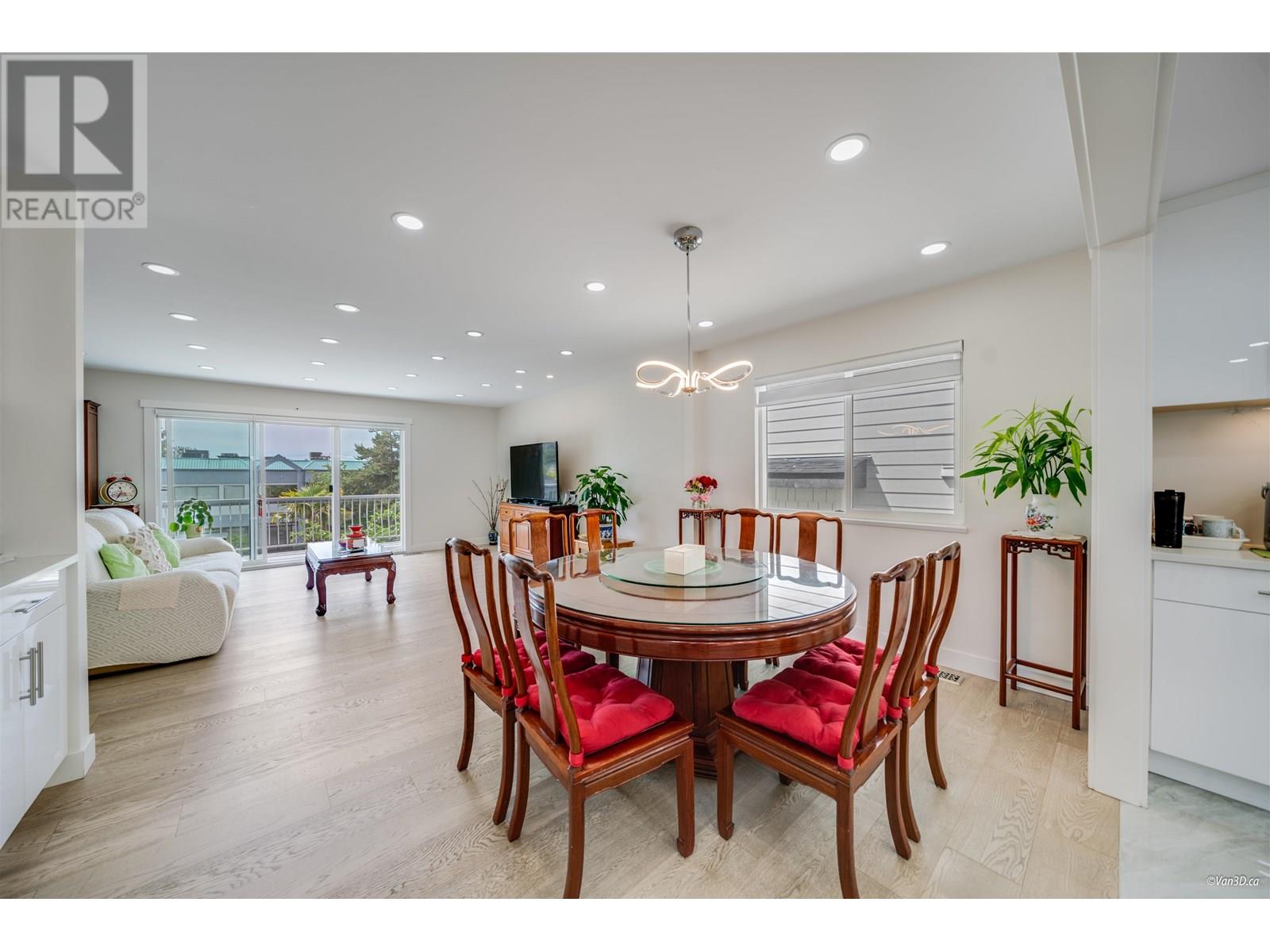 Photo 13 of 3881 Napier Street, Burnaby BC