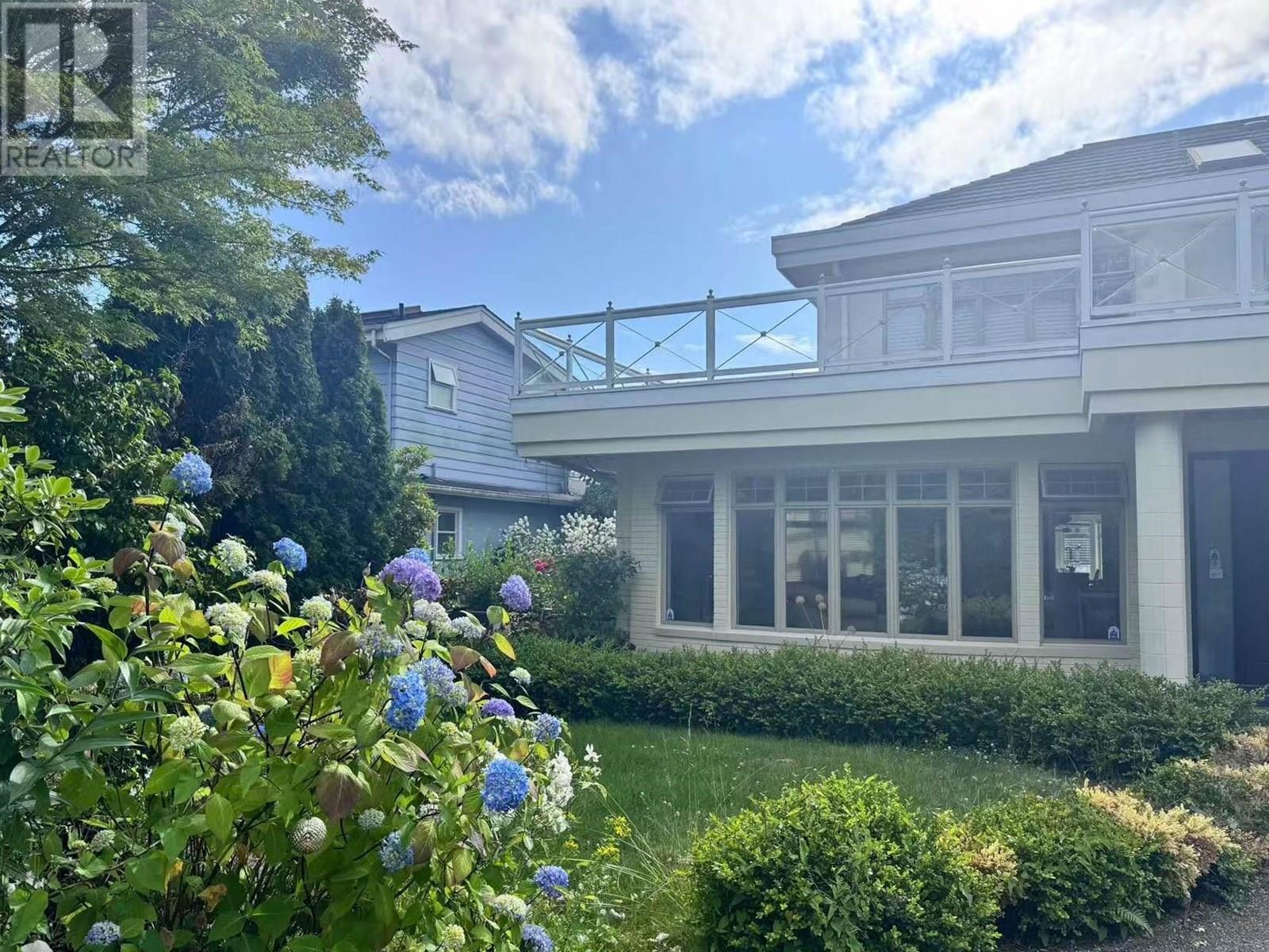 Photo 3 of 6879 Arbutus Street, Vancouver BC