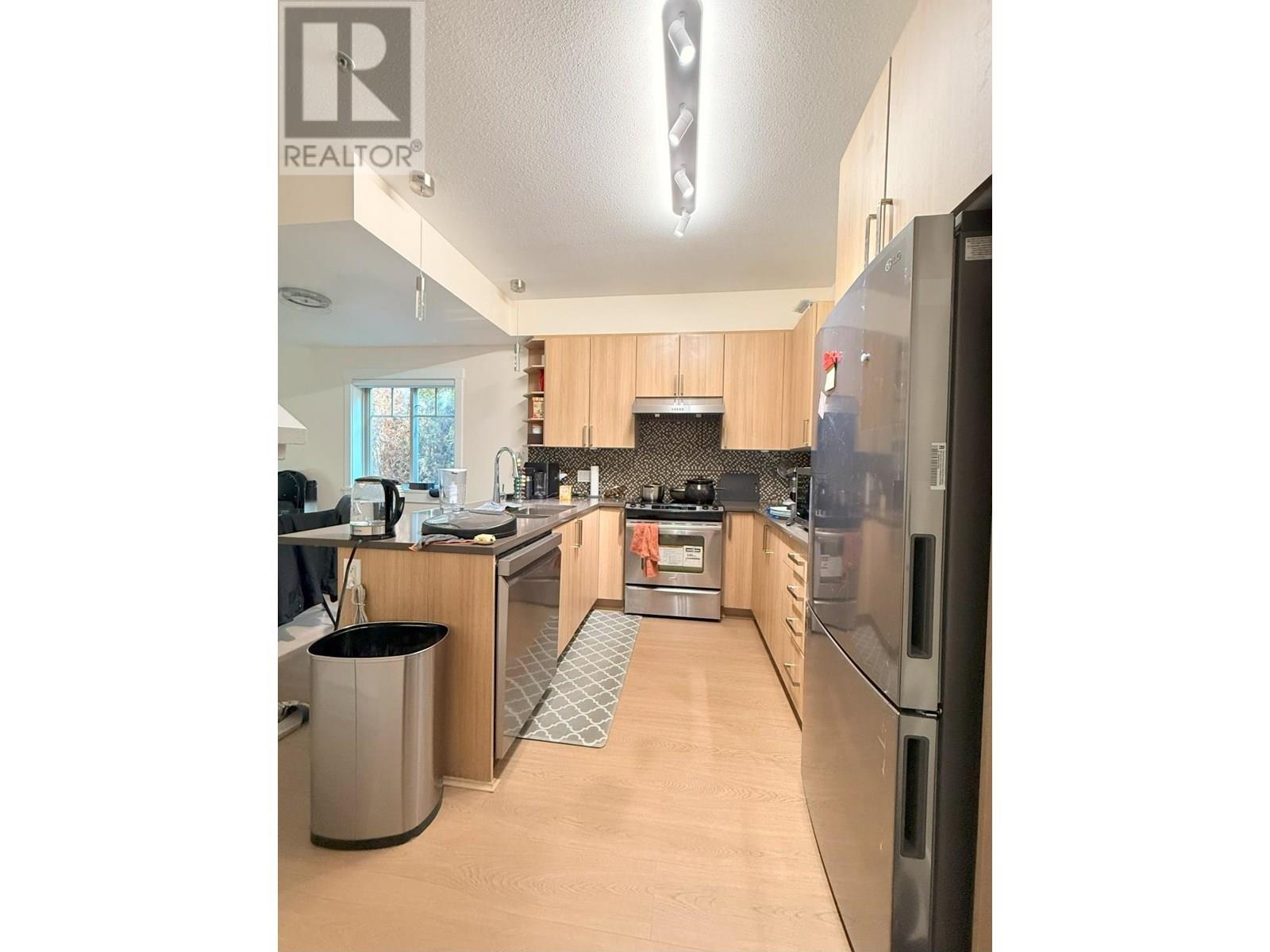 Photo 10 of 107 7168 Stride Avenue, Burnaby BC