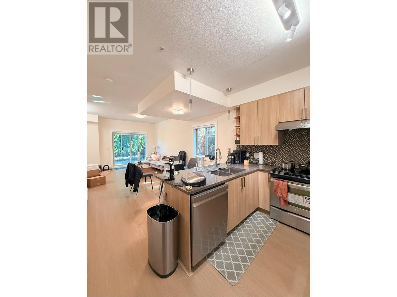 Photo 5 of 107 7168 Stride Avenue, Burnaby BC