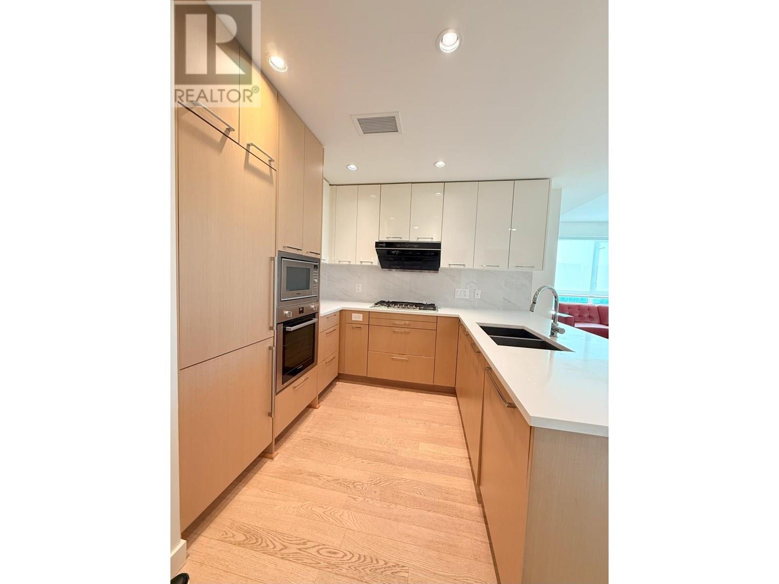 Photo 1 of 325 4033 May Drive, Richmond BC