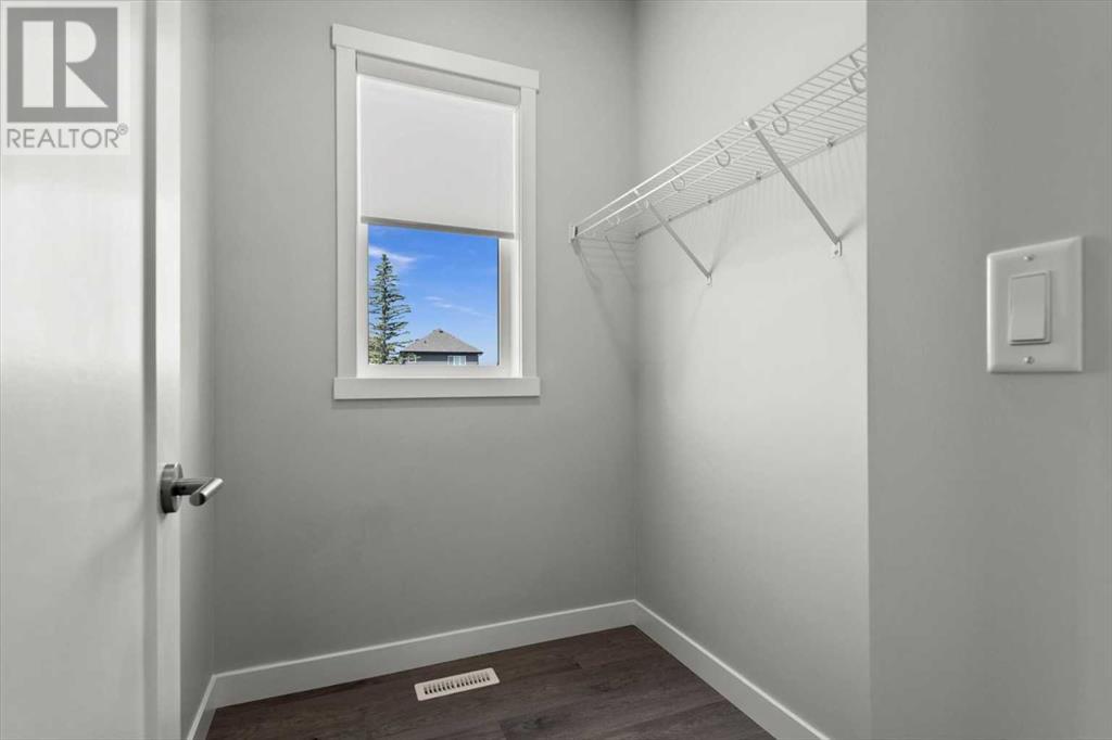 Single Family House for Sale in  Shawnee Square SW Shawnee Slopes Calgary 
