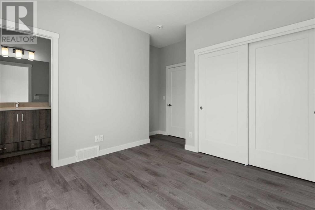 Single Family House for Sale in  Shawnee Square SW Shawnee Slopes Calgary 