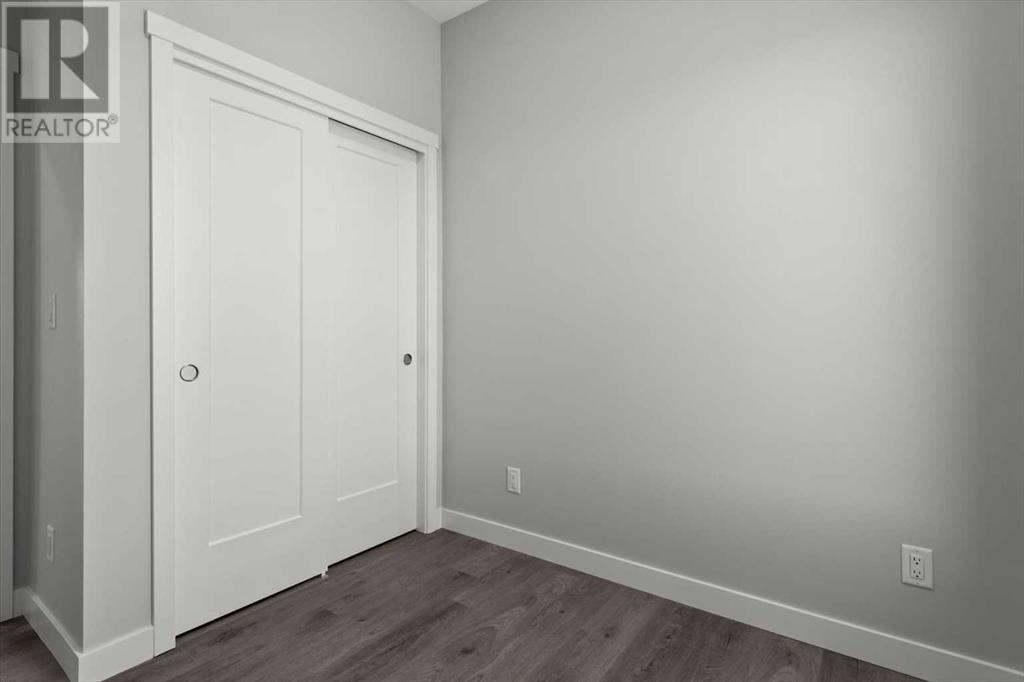 Single Family House for Sale in  Shawnee Square SW Shawnee Slopes Calgary 