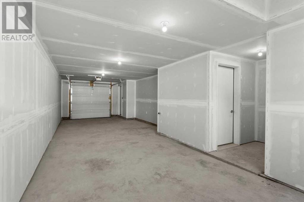 Single Family House for Sale in  Shawnee Square SW Shawnee Slopes Calgary 