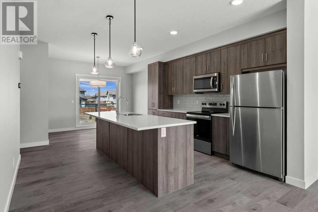 Single Family House for Sale in  Shawnee Square SW Shawnee Slopes Calgary 