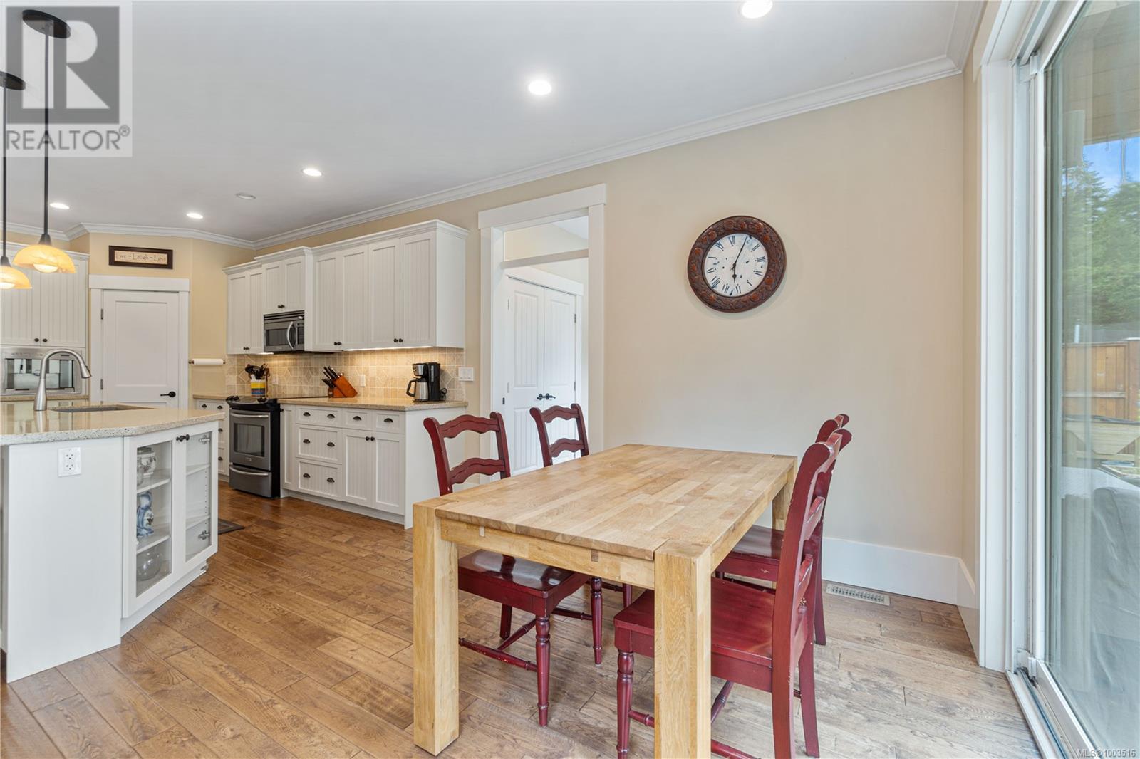 Photo 11 of 1156 Allgard Rd, Qualicum Beach BC