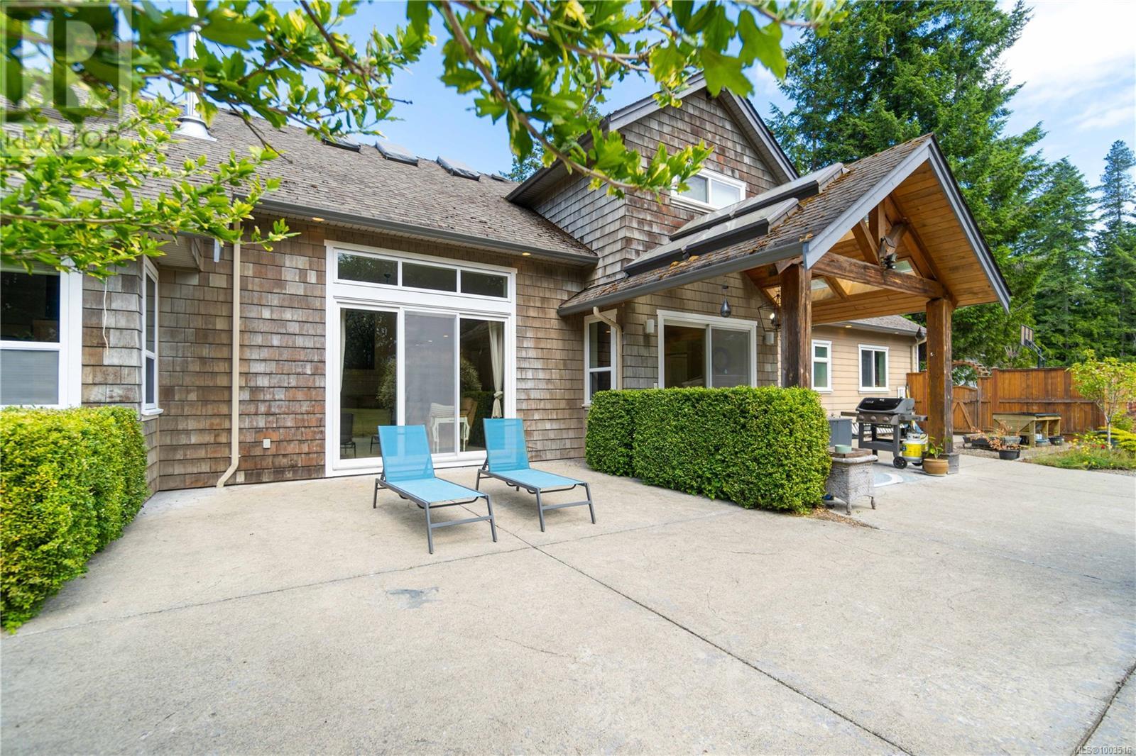 Photo 34 of 1156 Allgard Rd, Qualicum Beach BC