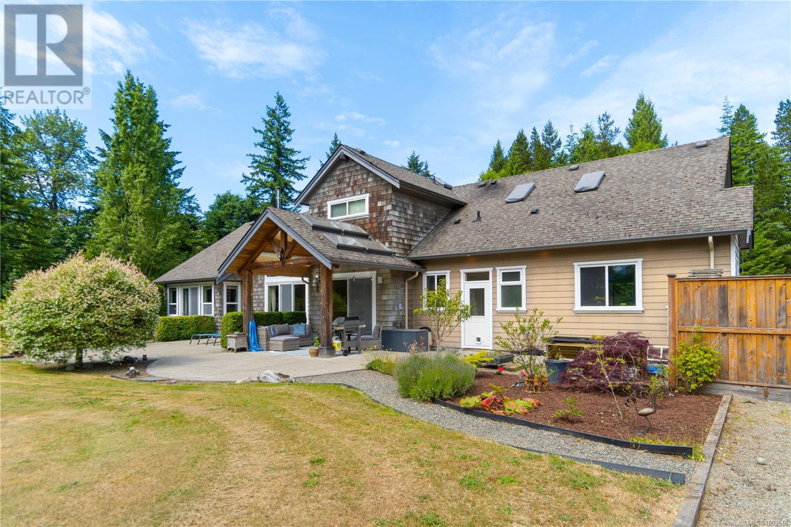 Photo 35 of 1156 Allgard Rd, Qualicum Beach BC