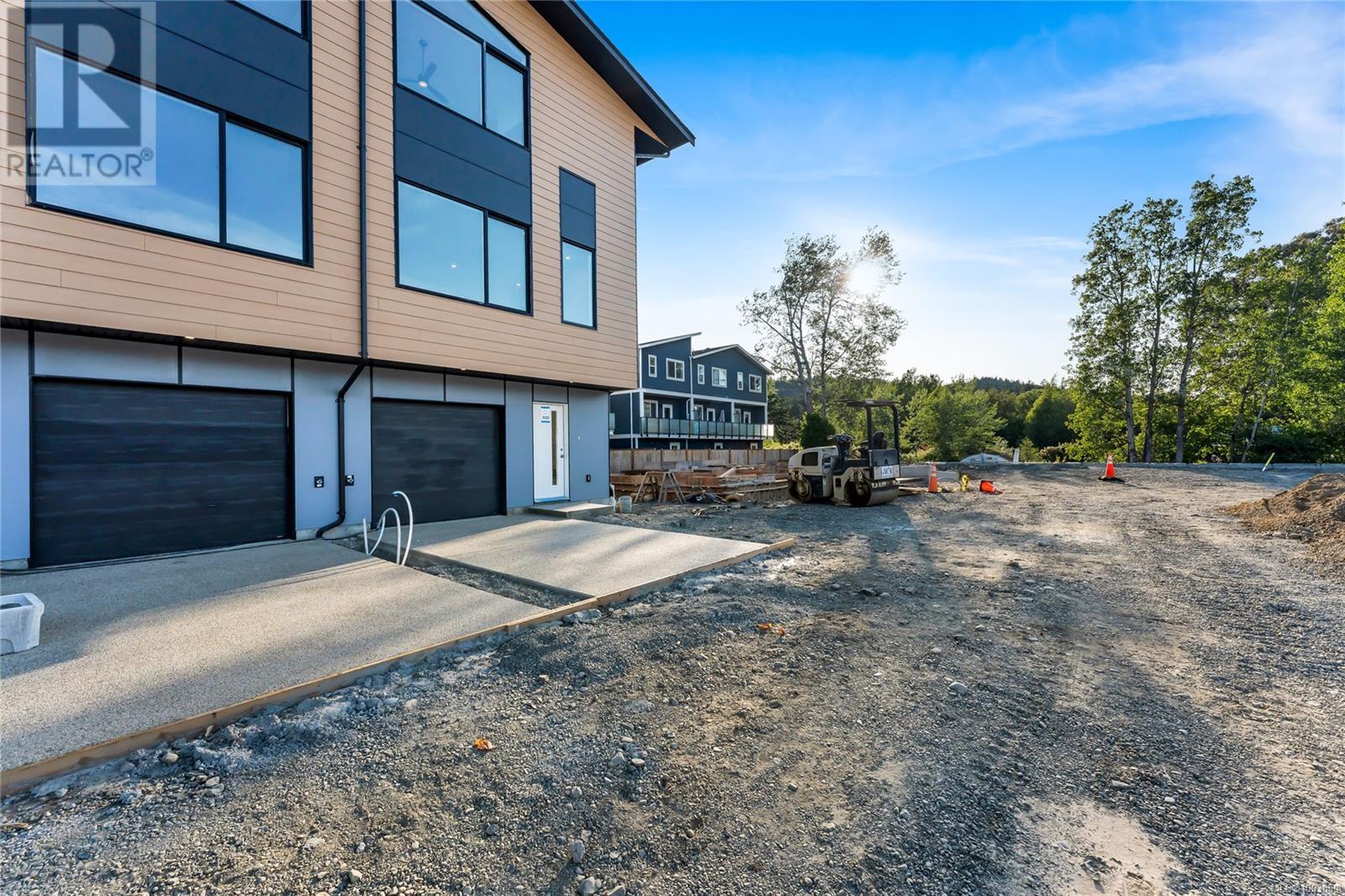 Photo 28 of 907 Vine Crt, Langford BC