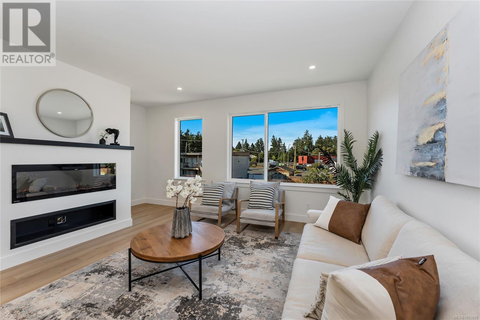 Photo 5 of 907 Vine Crt, Langford BC