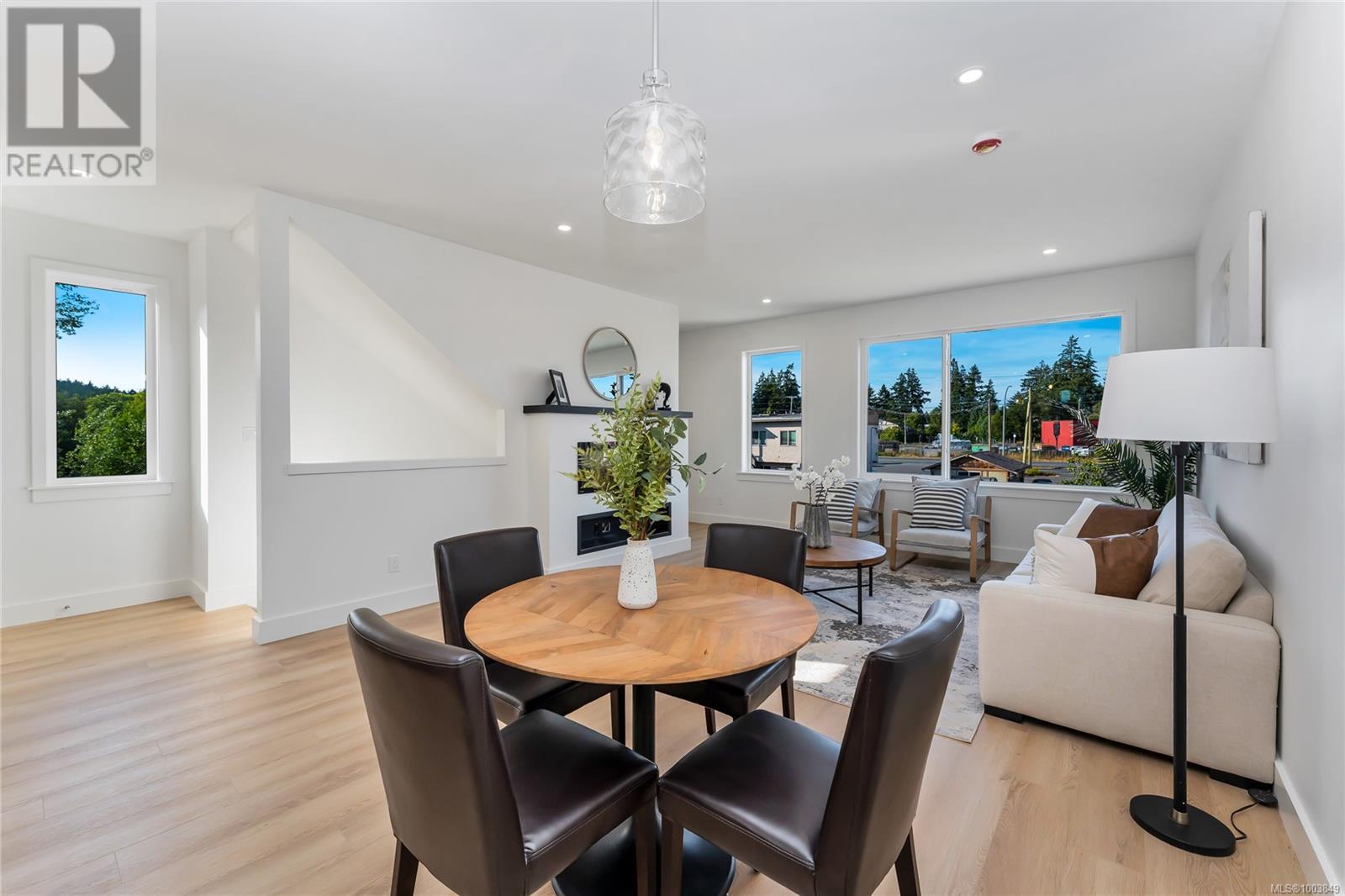 Photo 13 of 909 Vine Crt, Langford BC