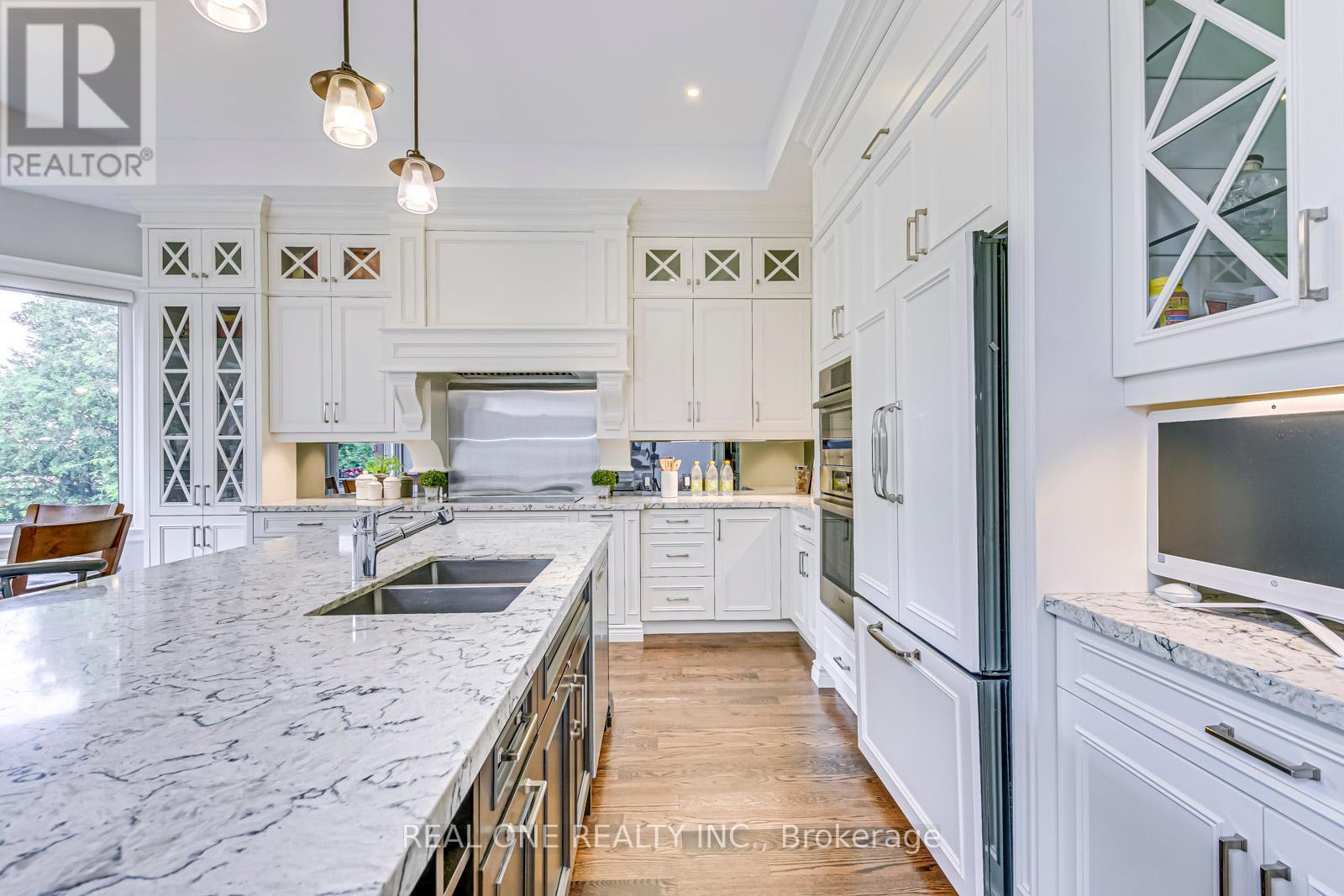 Photo 23 of 332 Sawyer Road, Oakville ON