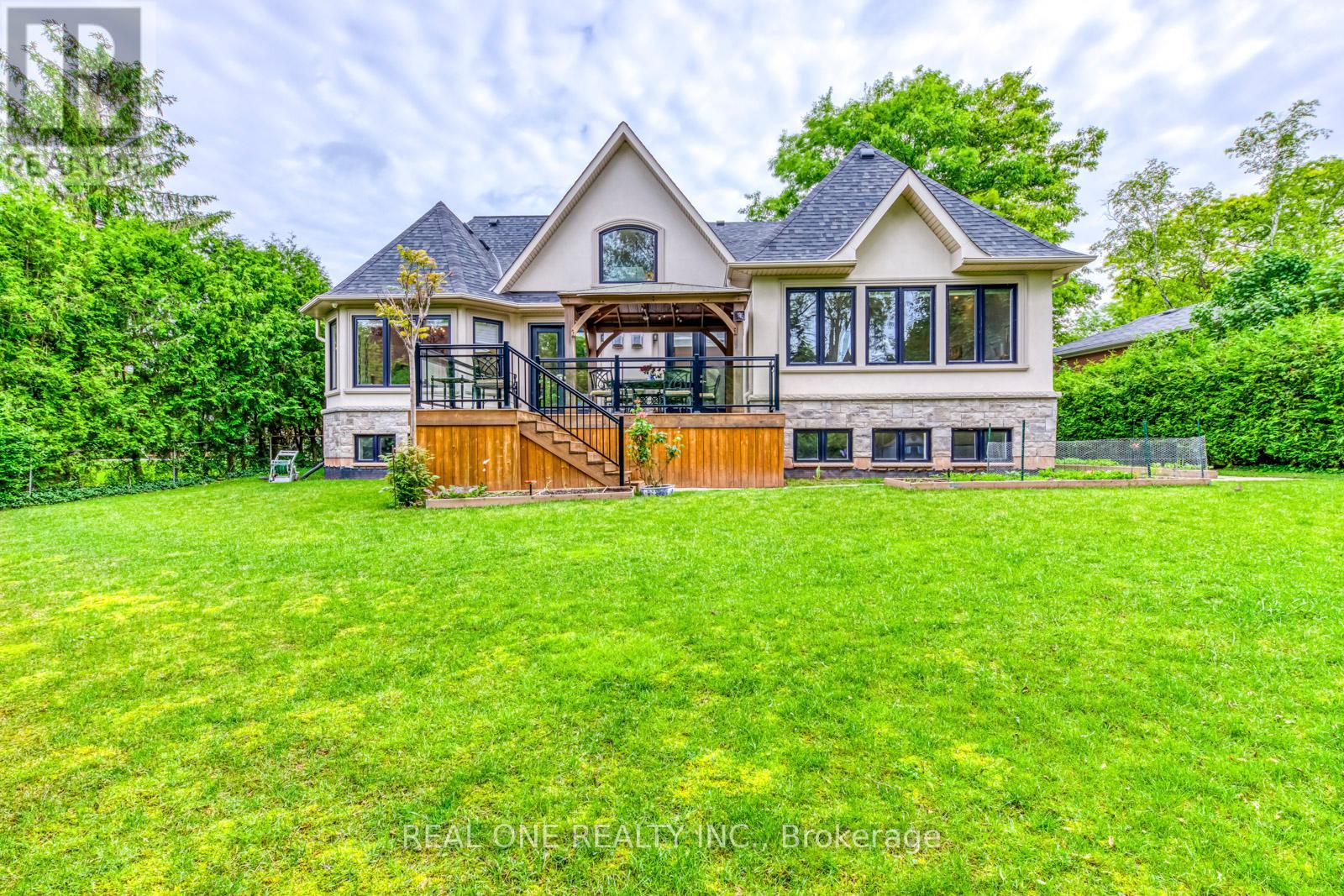Photo 1 of 332 Sawyer Road, Oakville ON