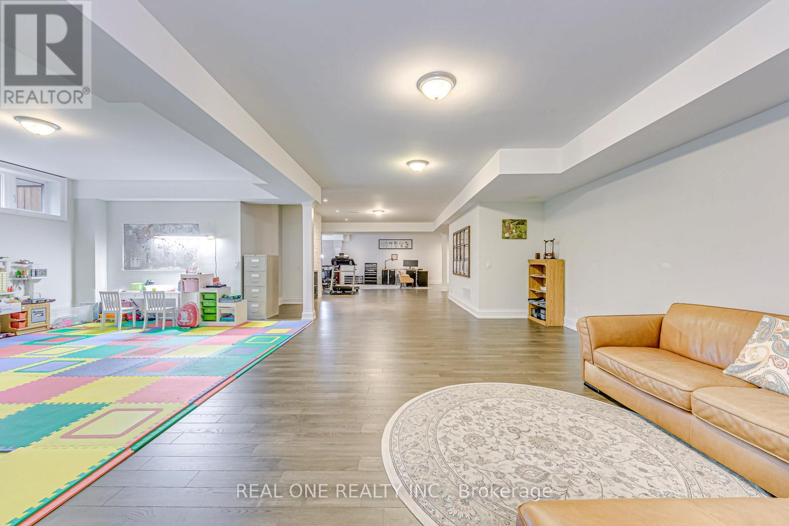 Photo 15 of 332 Sawyer Road, Oakville ON