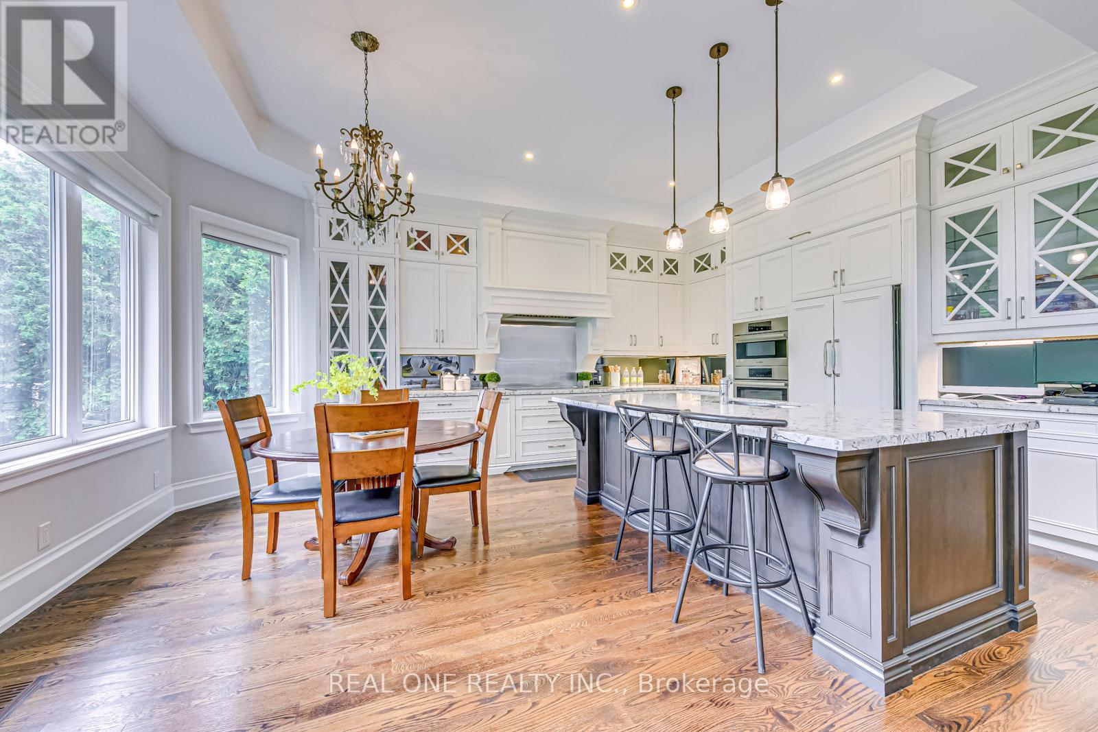Photo 18 of 332 Sawyer Road, Oakville ON