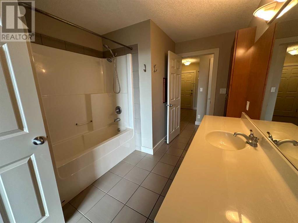 Single Family House for Sale in   Hemlock Crescent SW Spruce Cliff Calgary 