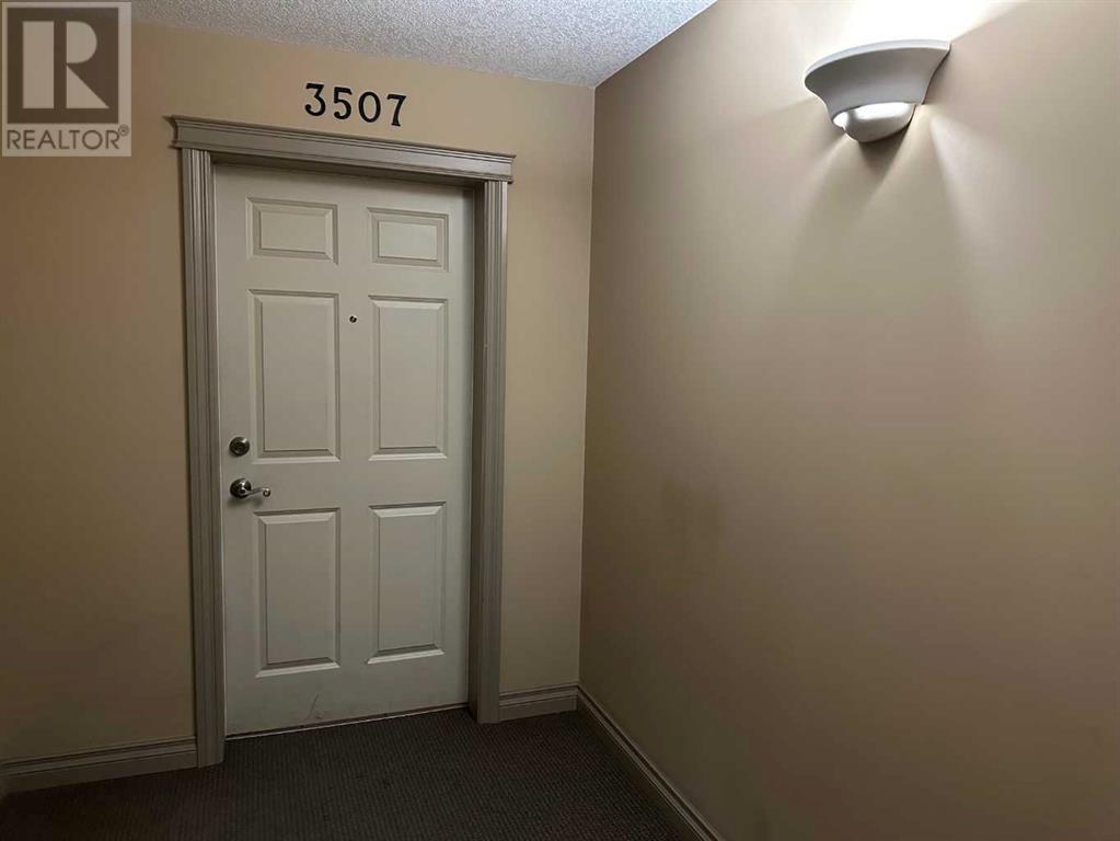 Single Family House for Sale in   Hemlock Crescent SW Spruce Cliff Calgary 
