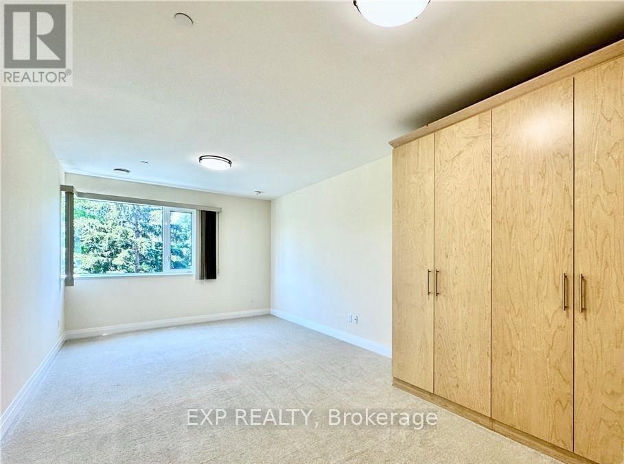 Photo 12 of 102 1425 Vanier Parkway, Ottawa ON