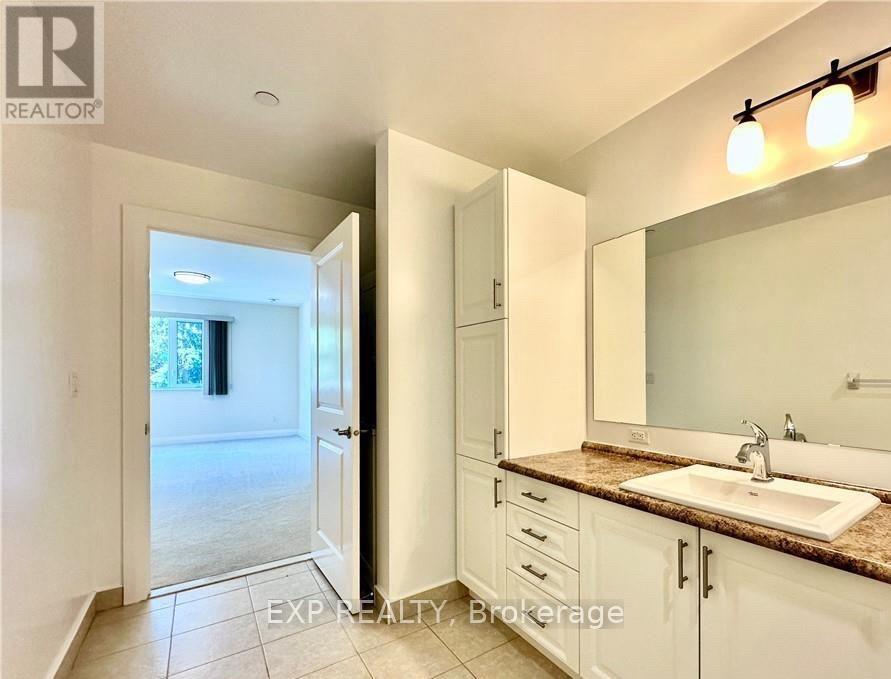 Photo 13 of 102 1425 Vanier Parkway, Ottawa ON