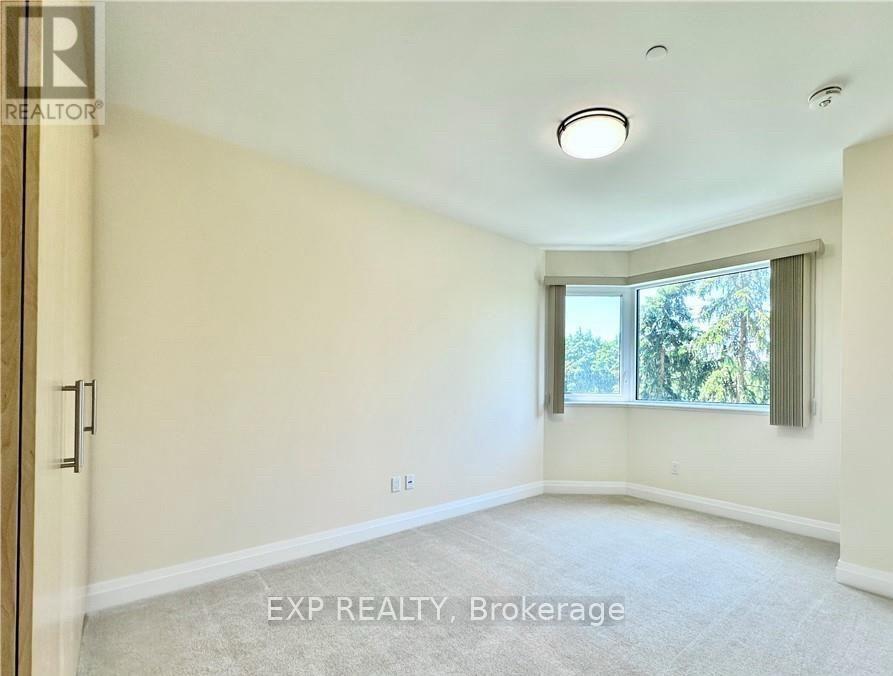 Photo 16 of 102 1425 Vanier Parkway, Ottawa ON
