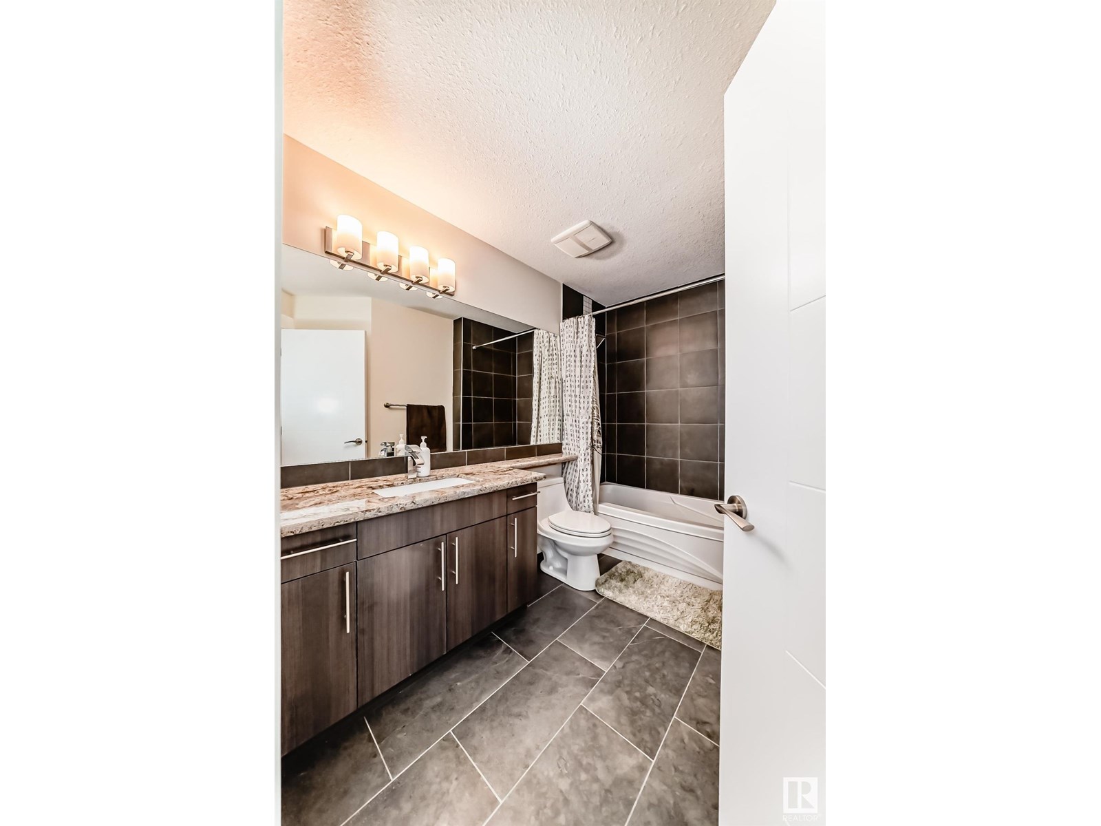 Photo 47 of 9211 123 Av Nw, Edmonton AB