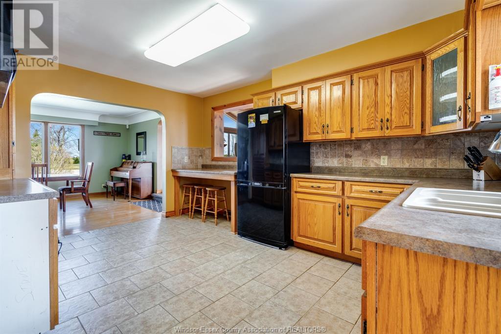 Photo 38 of 208 Mersea Rd 8, Leamington ON