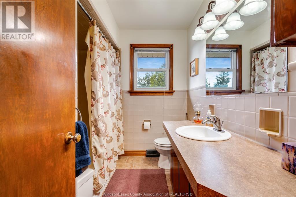 Photo 29 of 208 Mersea Rd 8, Leamington ON