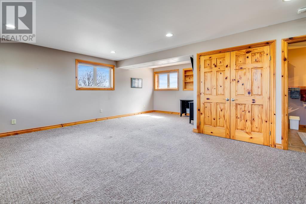 Photo 37 of 208 Mersea Rd 8, Leamington ON