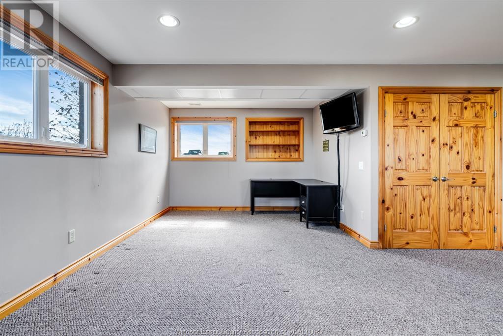 Photo 47 of 208 Mersea Rd 8, Leamington ON