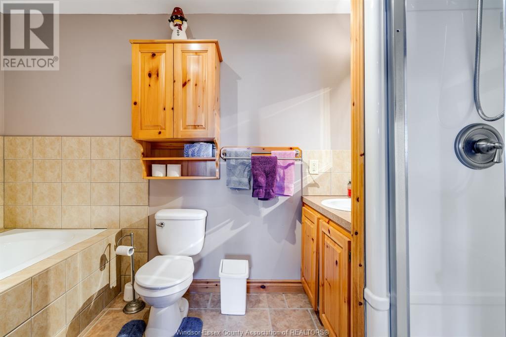 Photo 44 of 208 Mersea Rd 8, Leamington ON