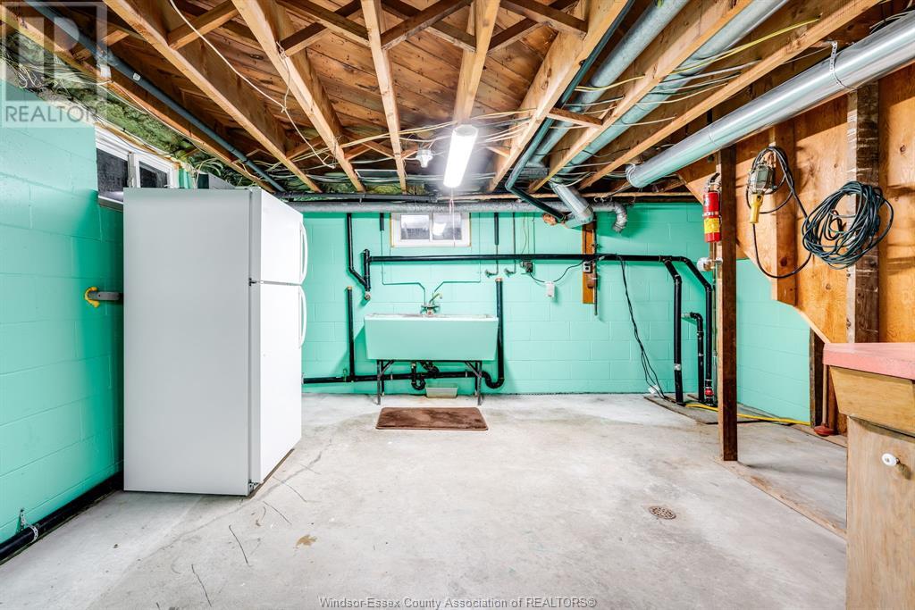 Photo 46 of 208 Mersea Rd 8, Leamington ON