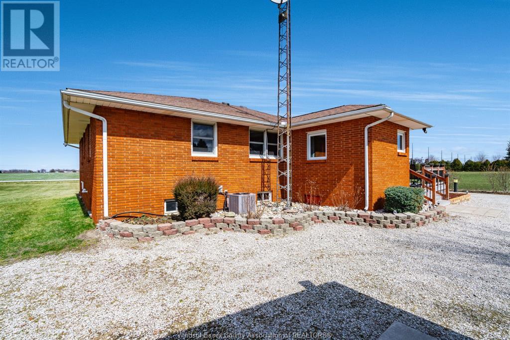 Photo 8 of 208 Mersea Rd 8, Leamington ON