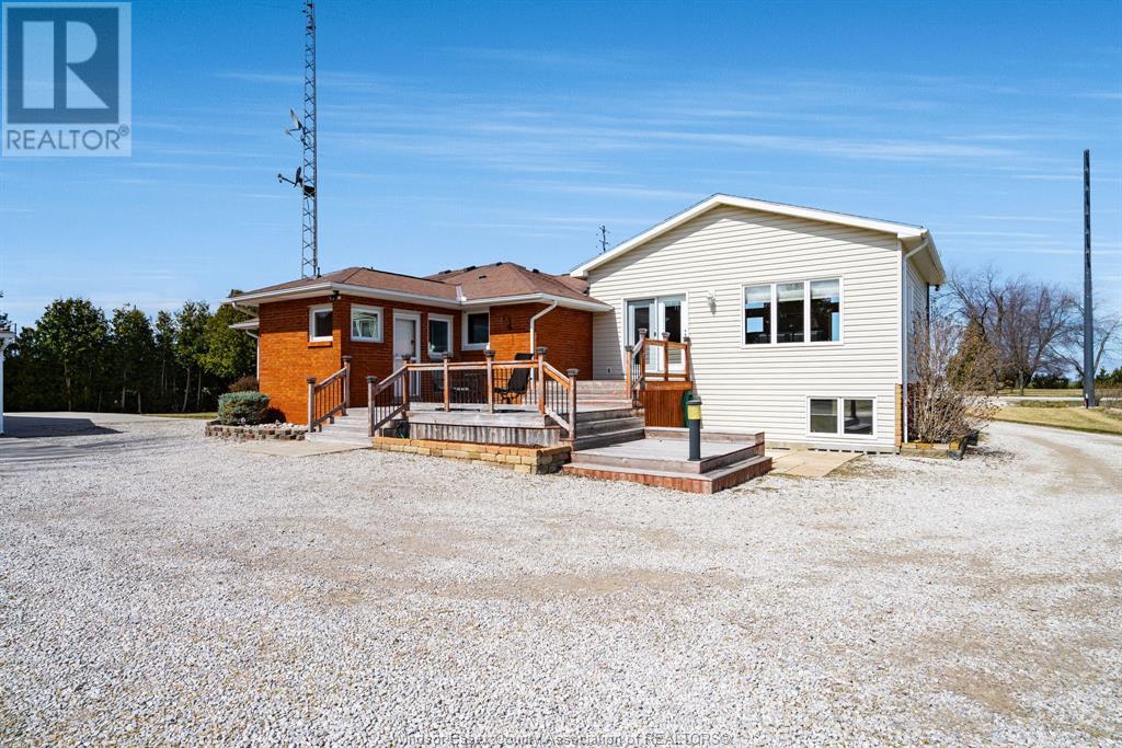 Photo 11 of 208 Mersea Rd 8, Leamington ON