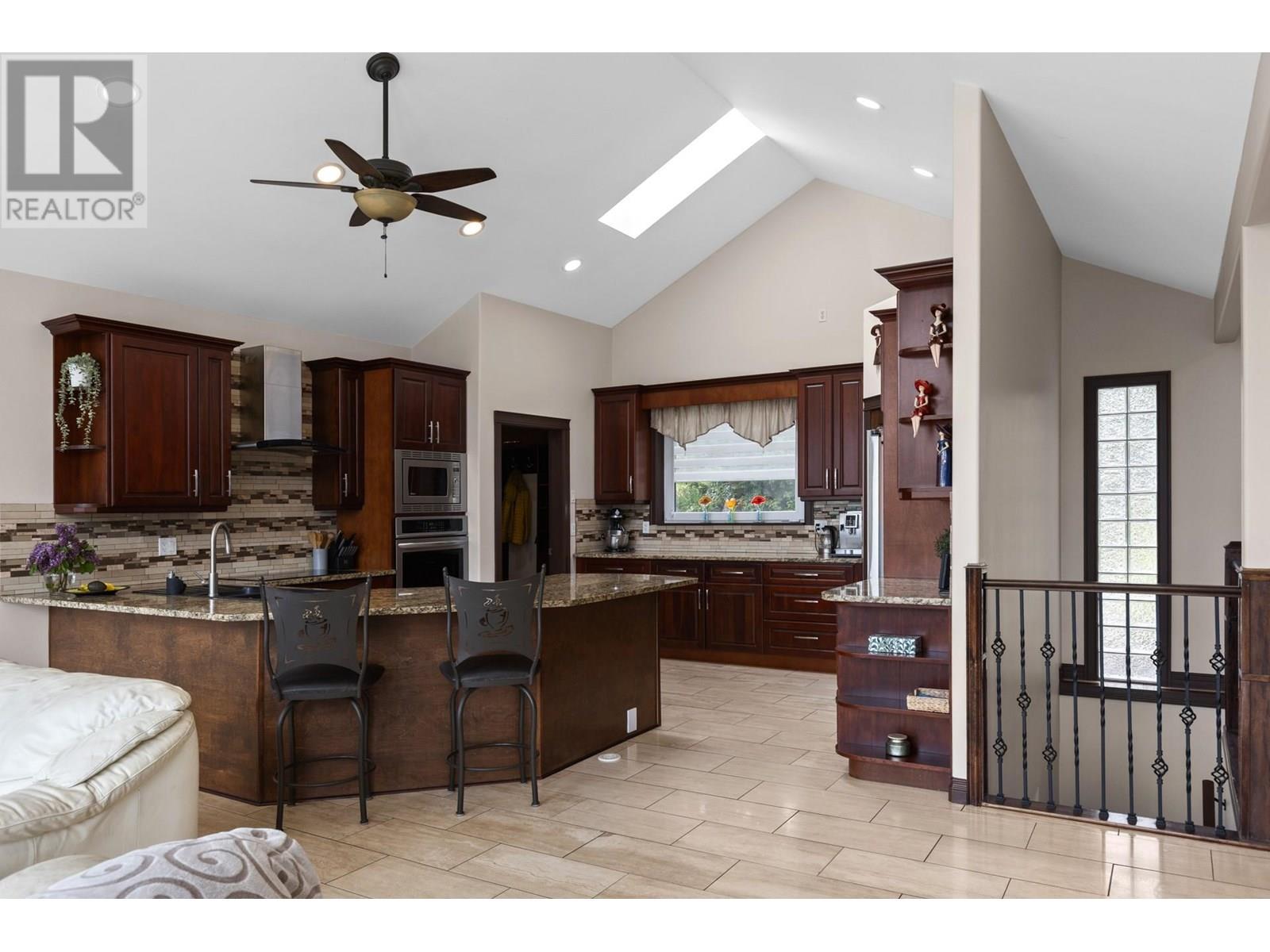 5585 REID ROAD - 12