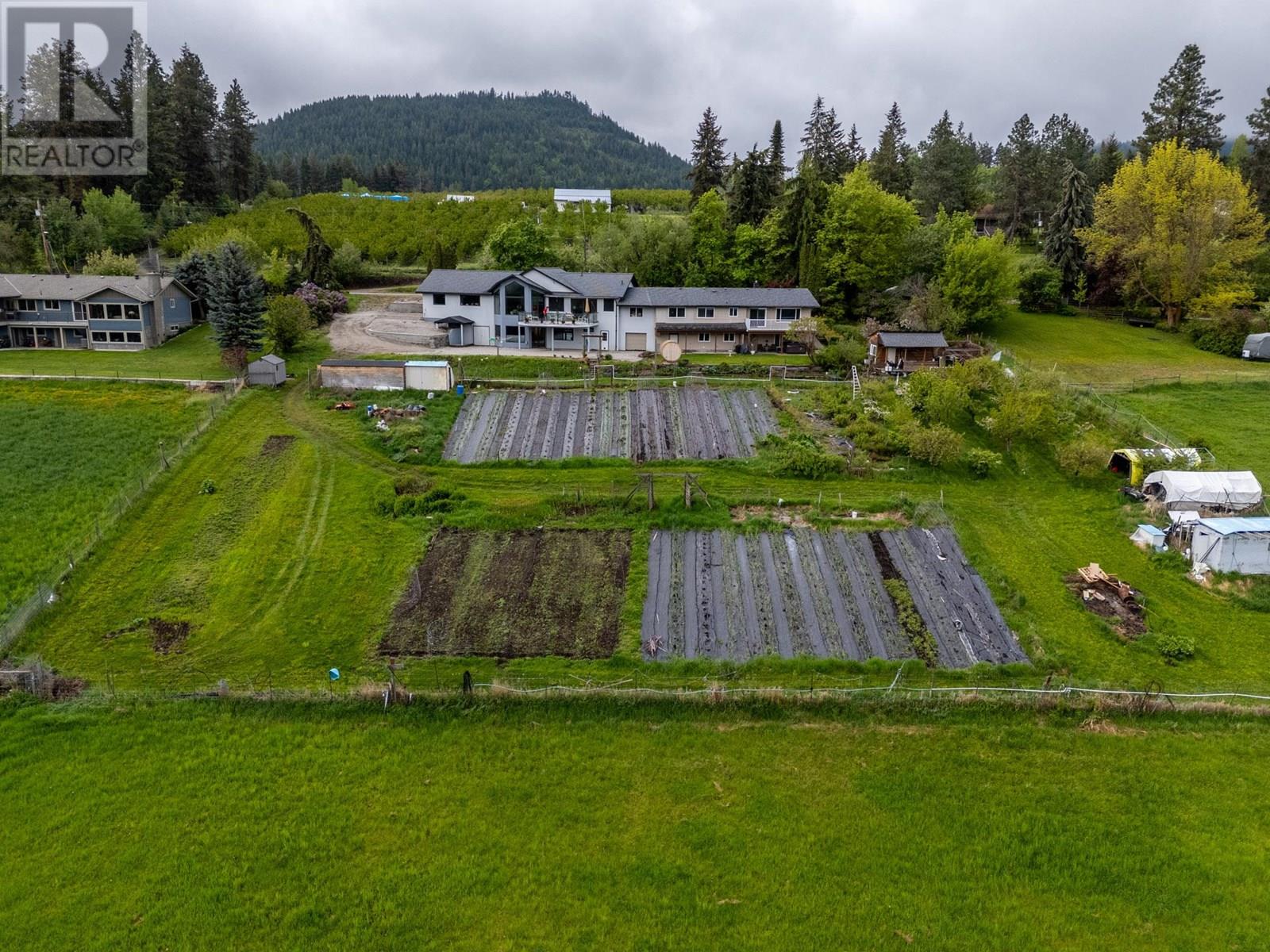 5585 REID ROAD - 2