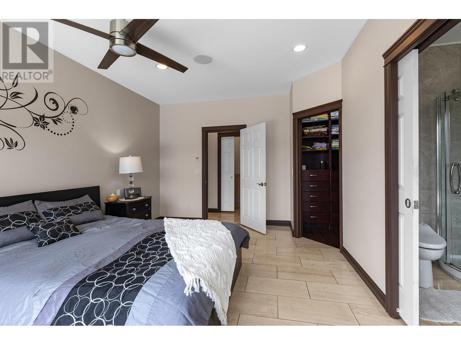 5585 REID ROAD - 23