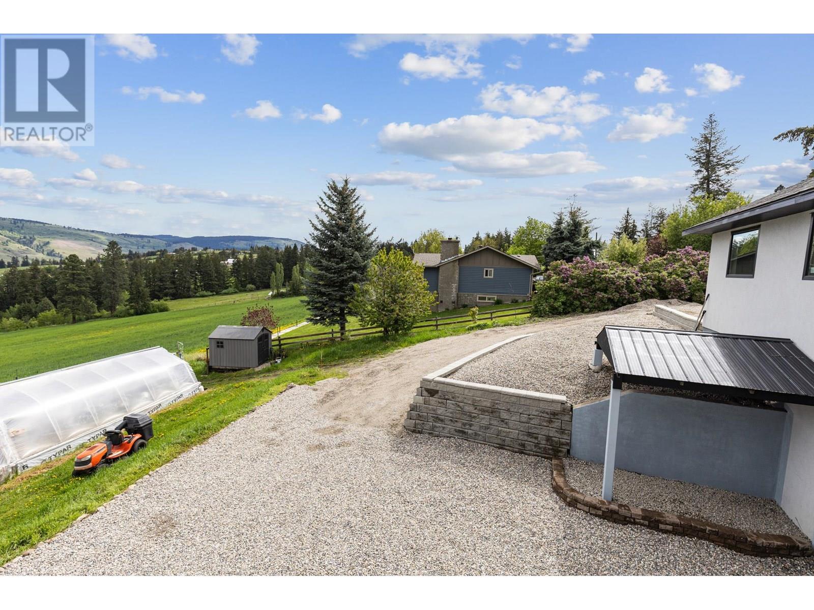 5585 REID ROAD - 20
